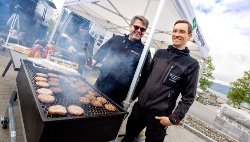 Firkantgrill for arrangement til grilling